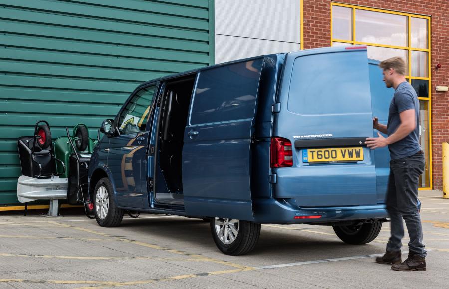  Volkswagen Transporter Kasten (T6) 2015 года  (UK) (фото 6 из 38)